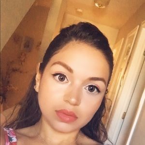 Meet your Posher, Daniela